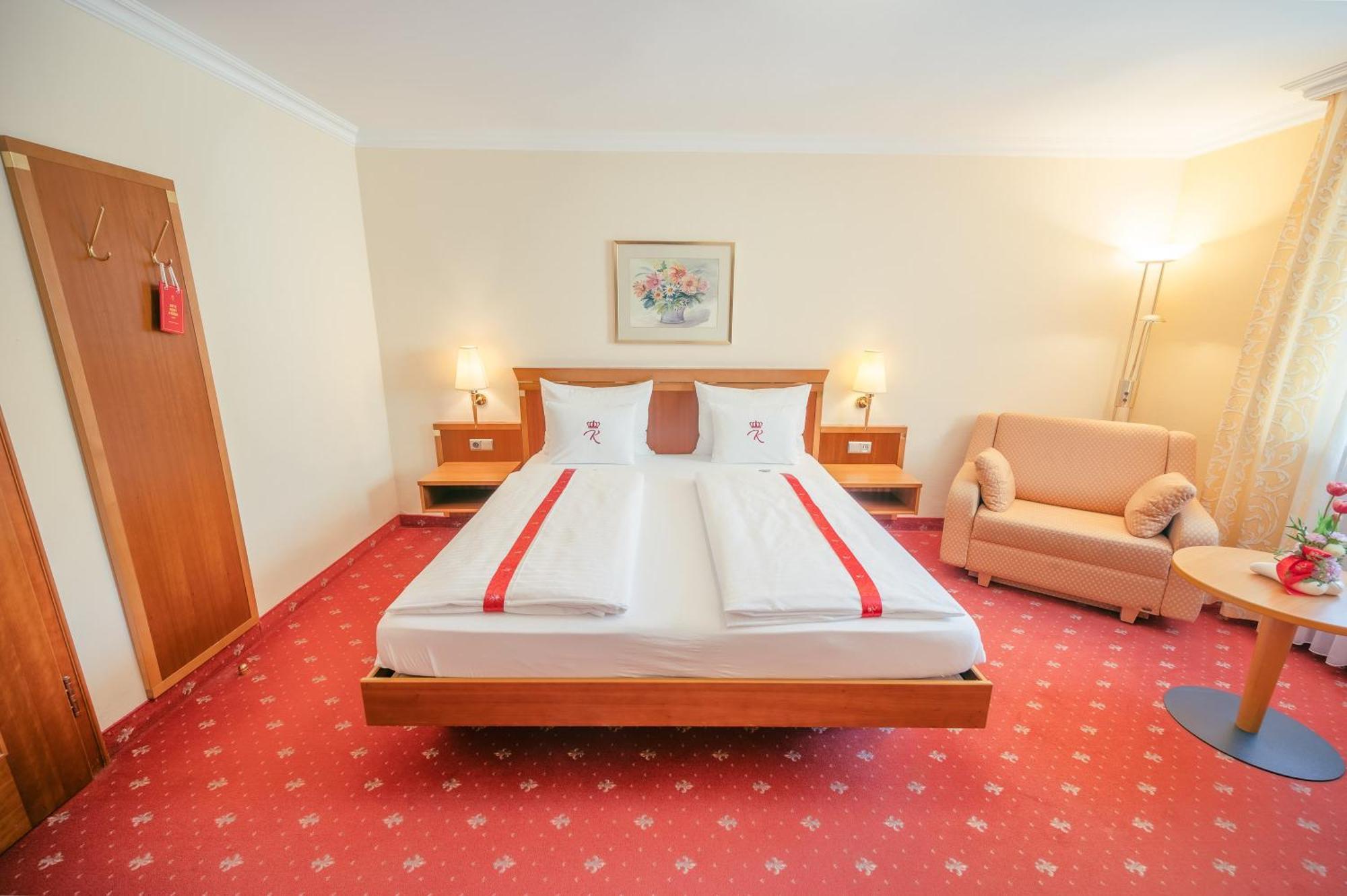 Hotel Am Schlosspark Zum Kurfuerst Oberschleißheim Exteriör bild