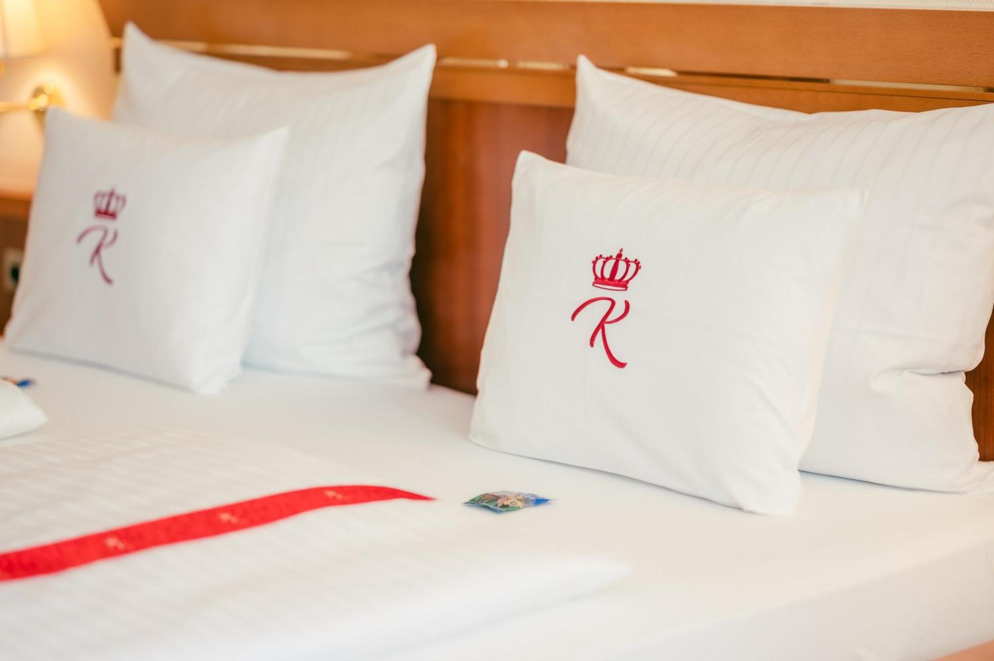 Hotel Am Schlosspark Zum Kurfuerst Oberschleißheim Rum bild