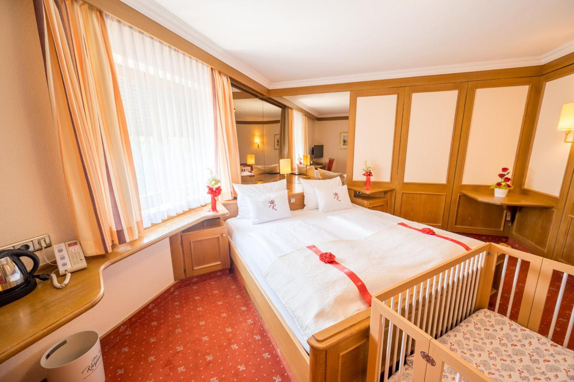 Hotel Am Schlosspark Zum Kurfuerst Oberschleißheim Exteriör bild