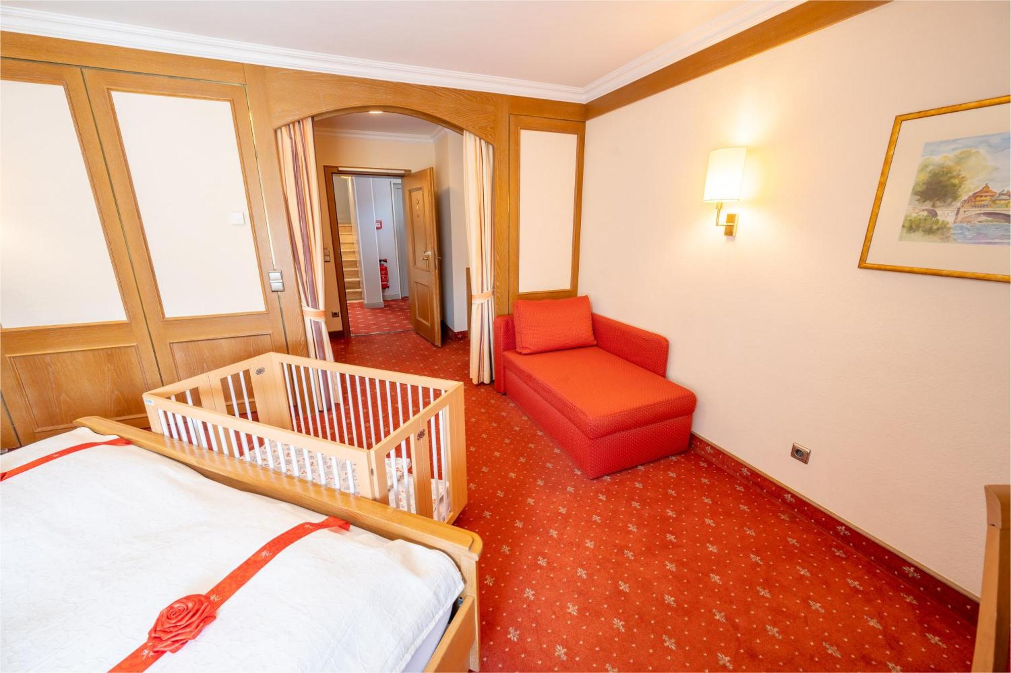 Hotel Am Schlosspark Zum Kurfuerst Oberschleißheim Rum bild